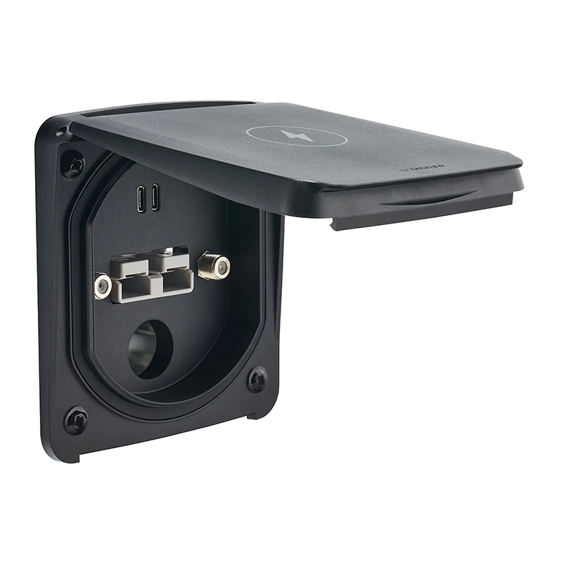 Multi-Power Outlet - Scanstrut ROAM